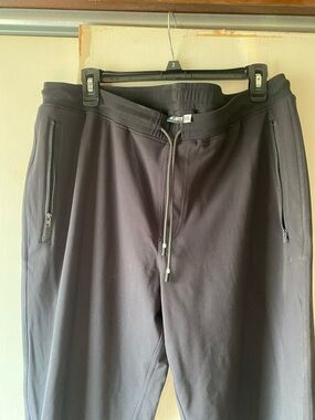 Jetty Men’s  Drawstring Zipper Pocket Joggers